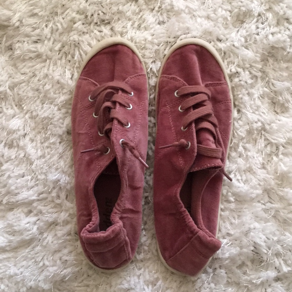 madden nyc pink slip on sneakers
